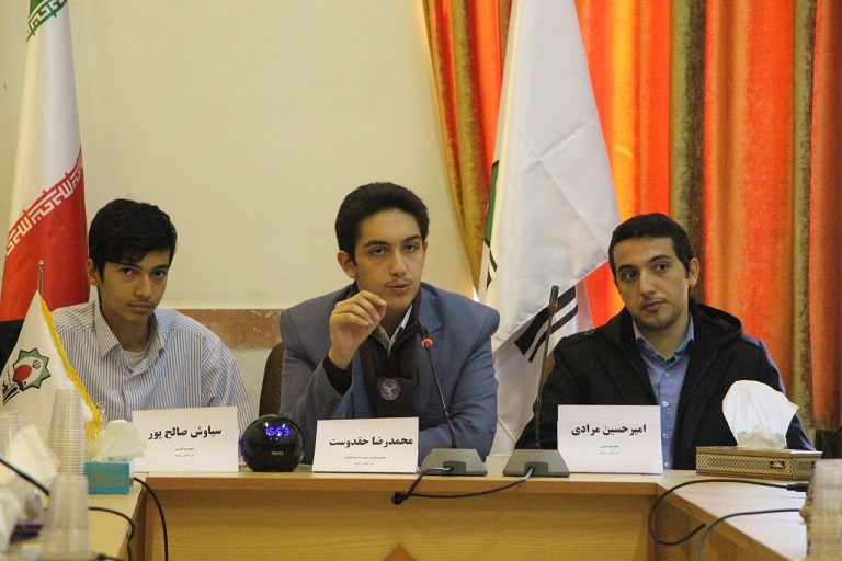 برگزاری مسابقه مشاعره دانش آموزی در دبیرستان ماندگار البرز