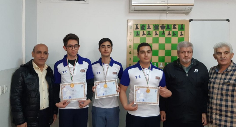 تیم شطرنج دبیرستان ماندگار البرز (دوره دوم ) قهرمان مسابقات منطقه شش شد