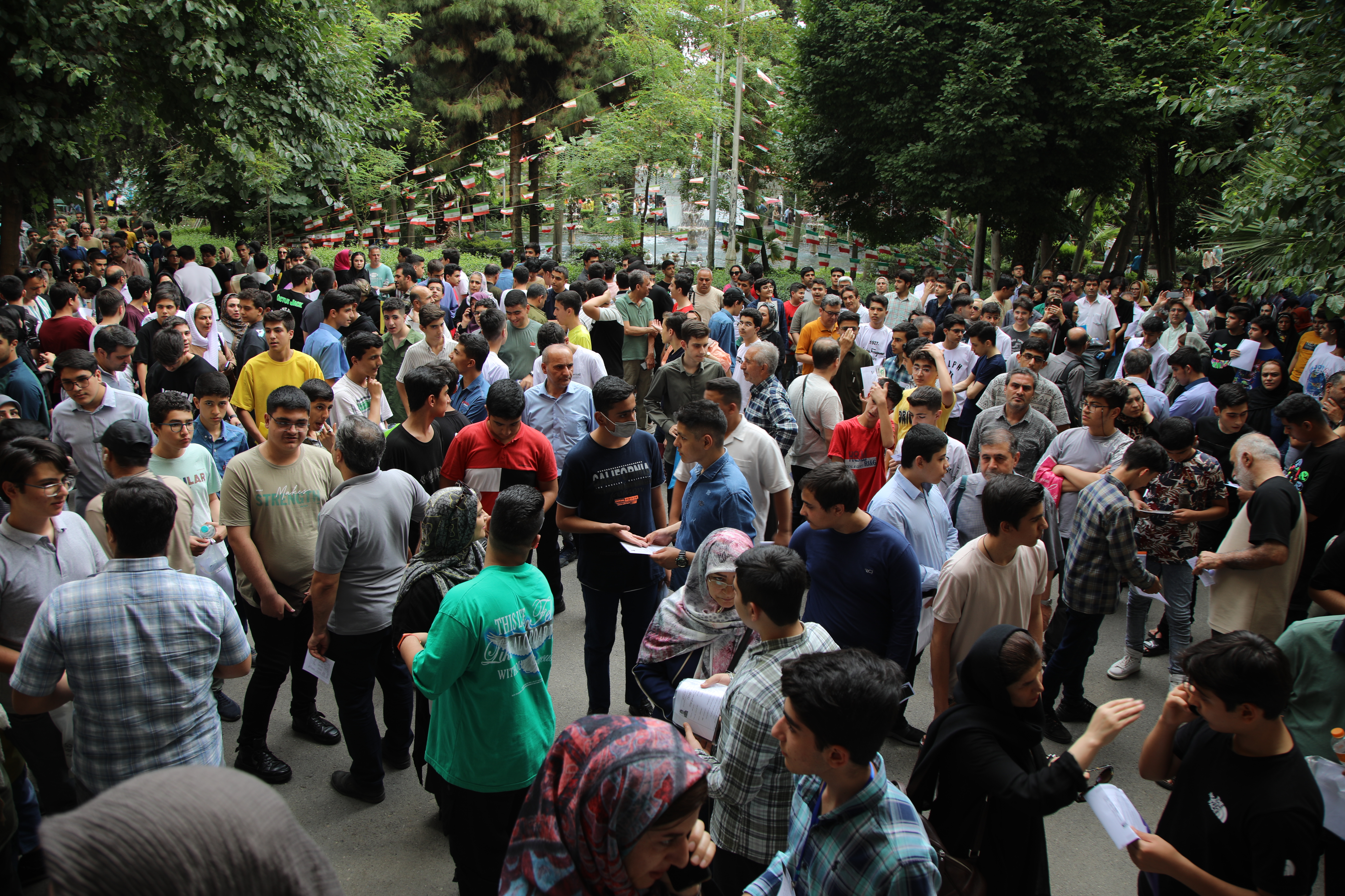  آزمون ورودی دبیرستان ماندگار البرز، نگین آموزش متوسطه کشور، با قریب هشت هزار متقاضی در 32 حوزه امتحانی، در تاریخ 31 خردادماه برگزار شد.
