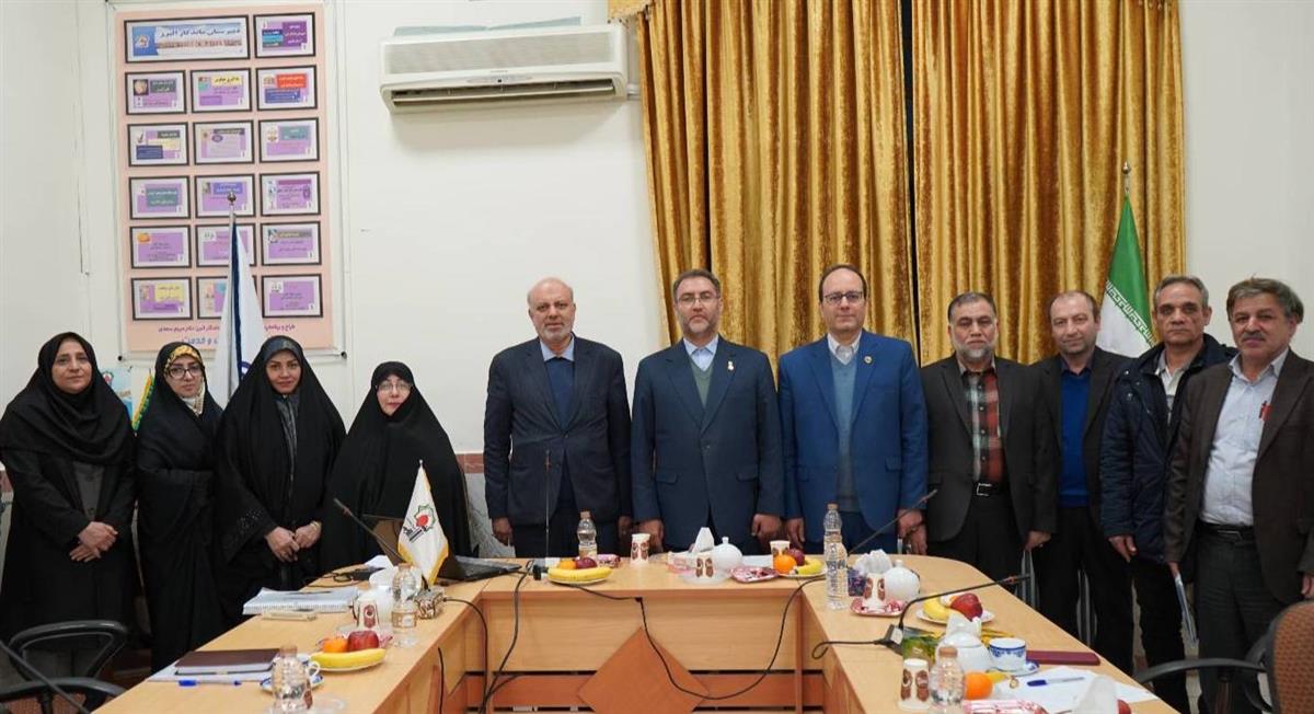 تشکیل جلسه هیات امنای دبیرستان ماندگار البرز با حضور اعضای اصلی و مدعوّ؛ دوشنبه 8 بهمن 1403