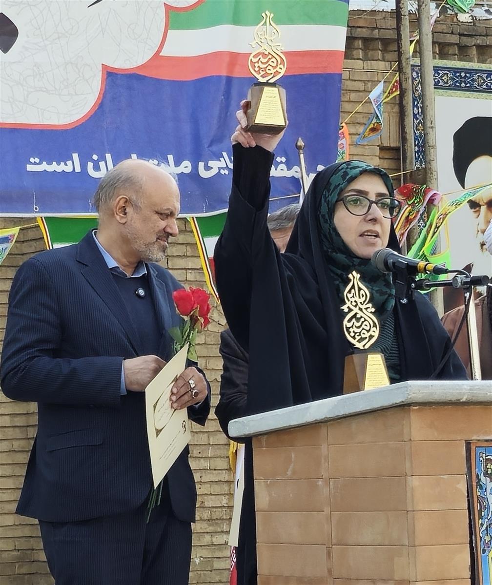برگزاری جشن چهل و ششمین سالگرد پیروزی انقلاب اسلامی همراه با اعطای تندیس مولا علی (ع) با حضور دکتر علیرضا منادی رییس کمیسیون آموزش و تحقیقات مجلس شورای اسلامی